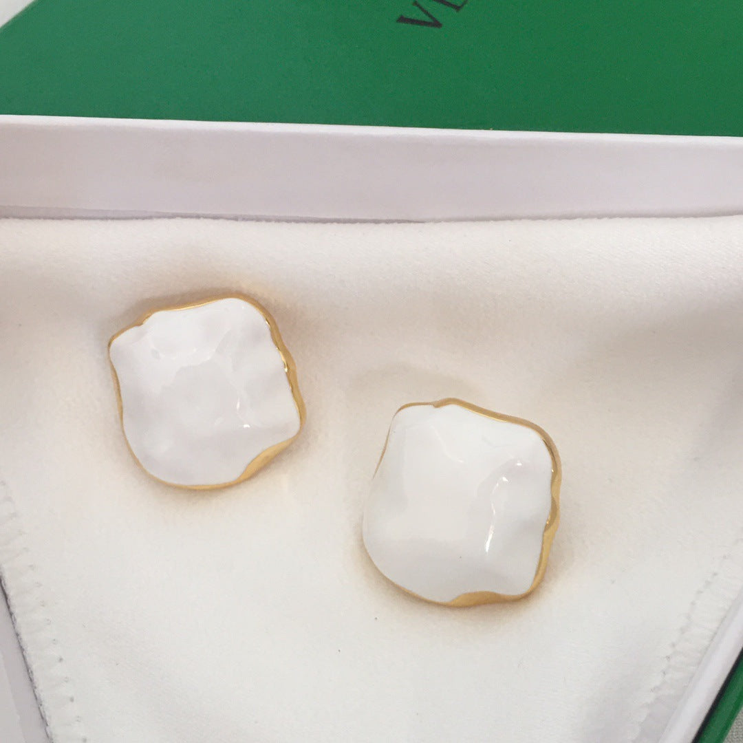 BV家21新款方形几何形珐琅耳钉女高级感气质粉色白色棉花糖耳环