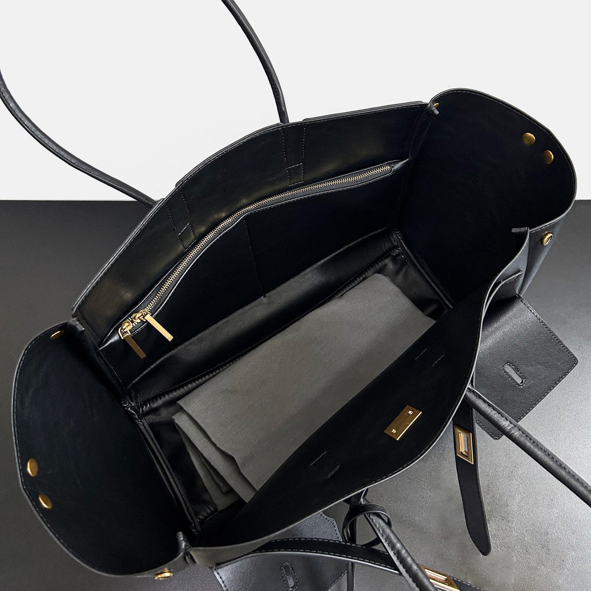 2024冬季新款锁扣托特包大容量中性机车包女头层牛皮真皮单肩包包