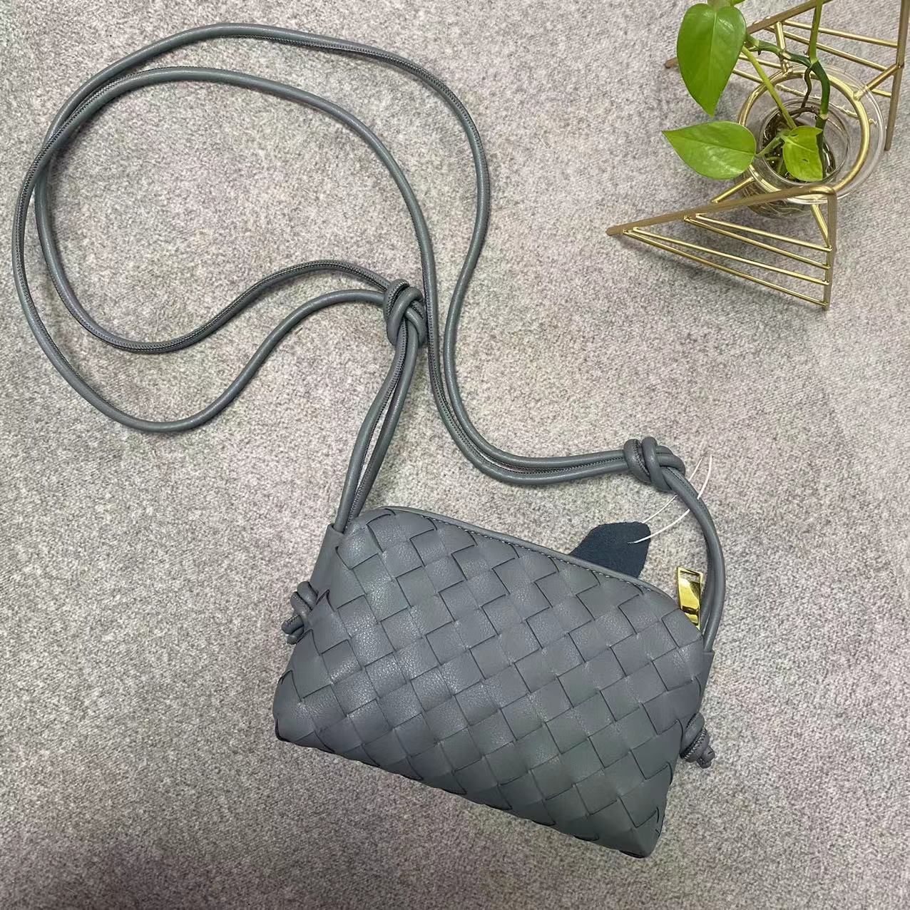 包包女2022新款真皮女包牛皮包包编织小方包饭盒包轻奢小包包潮牌