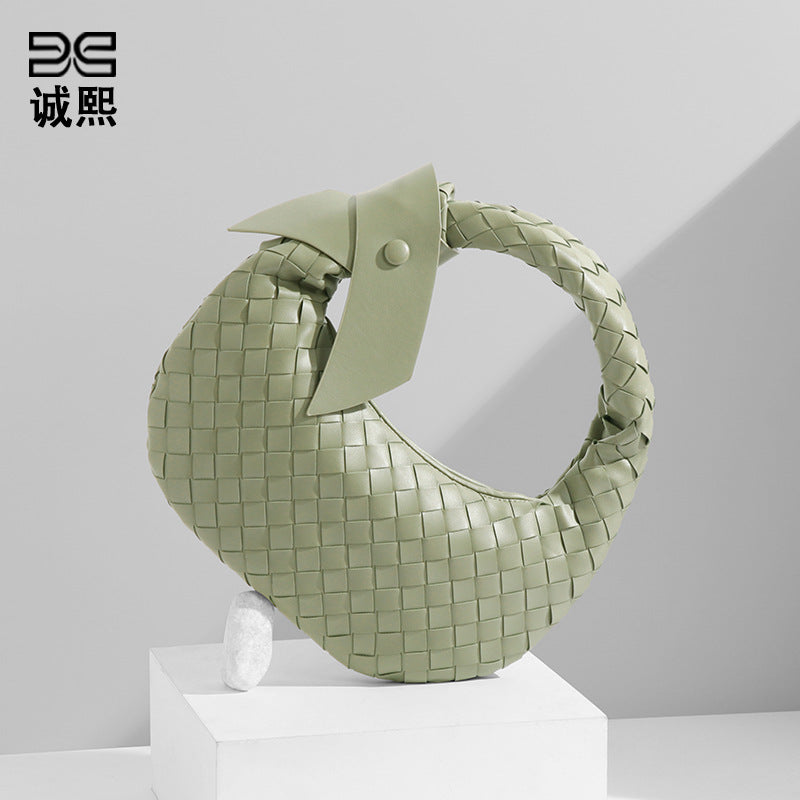 2024夏季女式新款饺子包贴标定制牛角编织包手提单肩包百搭腋下包