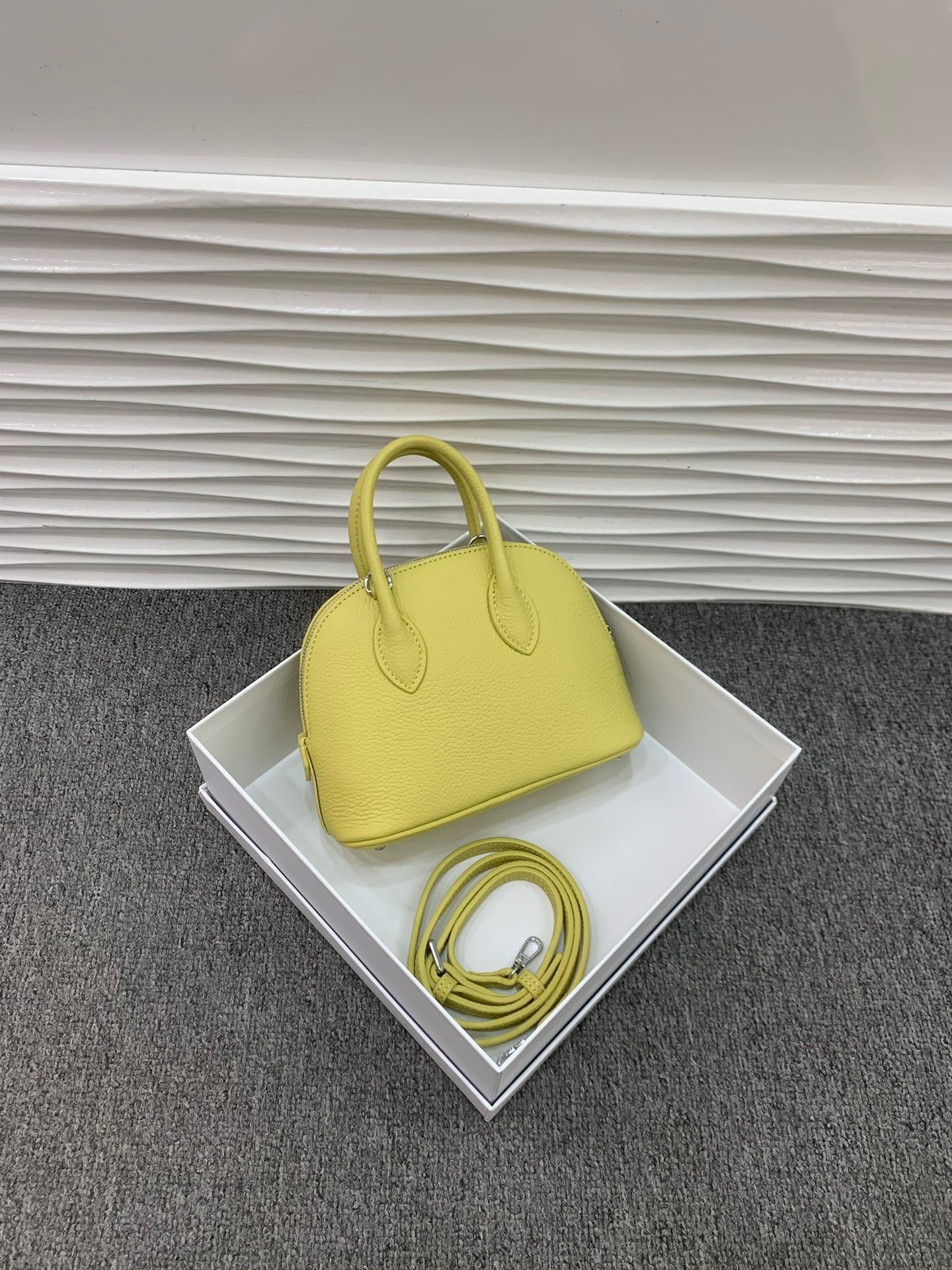 真皮贝壳包女包迷你小包高级感百搭时尚牛羊皮手提斜挎包保龄球包