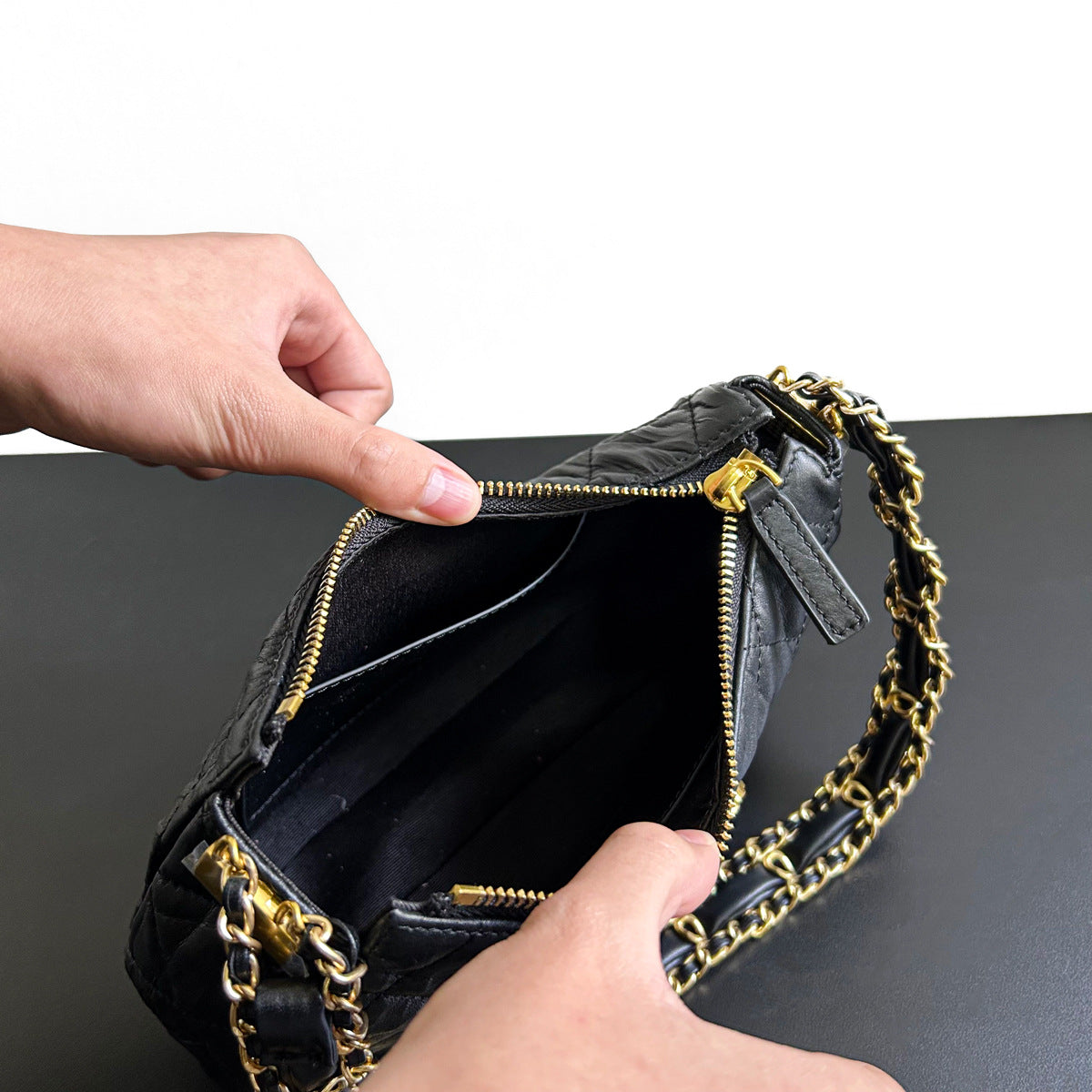 菱格链条斜挎包包女2024新款爆款高级质感小众设计水桶单肩包百搭