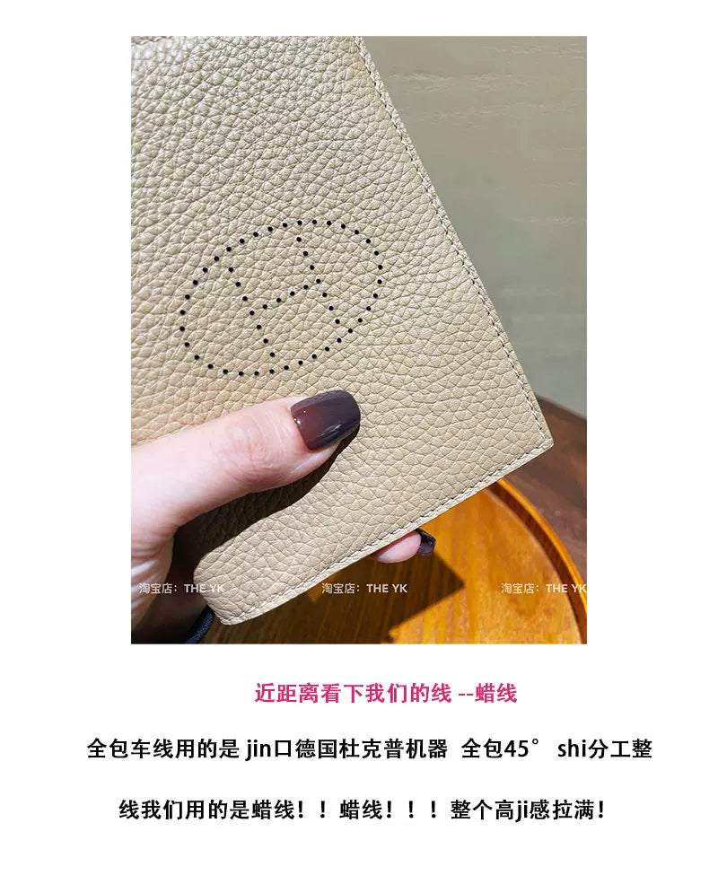 H真皮护照包多卡位证件保护套护照夹机票驾驶证收纳包两折钱包女
