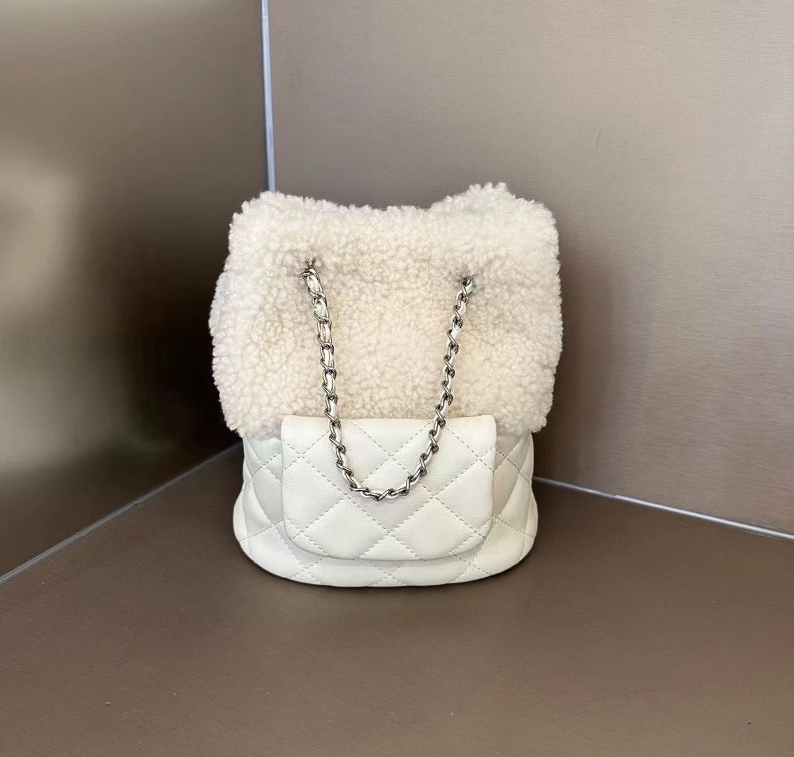 2024春季新款真皮配羊羔毛小香风菱格链条包包单肩斜挎包水桶包女