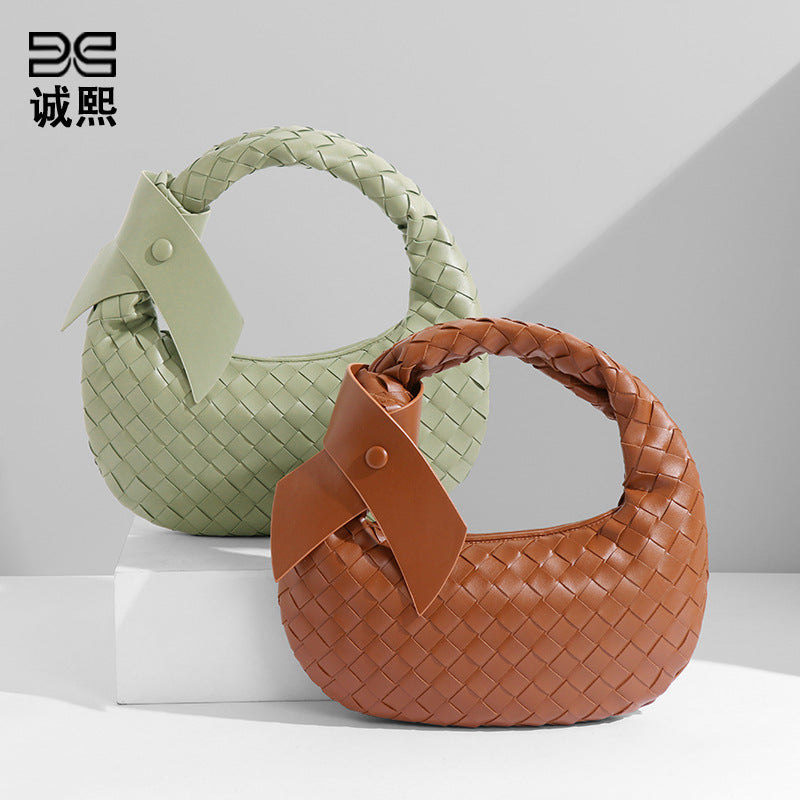2024夏季女式新款饺子包贴标定制牛角编织包手提单肩包百搭腋下包