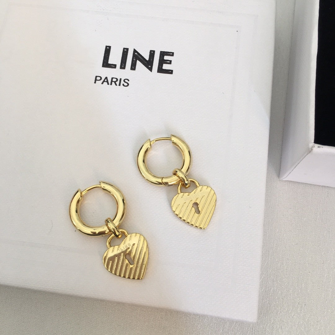 赛家新款心形耳坠圆圈耳环条纹高级感气质批发心锁爱心耳圈耳扣