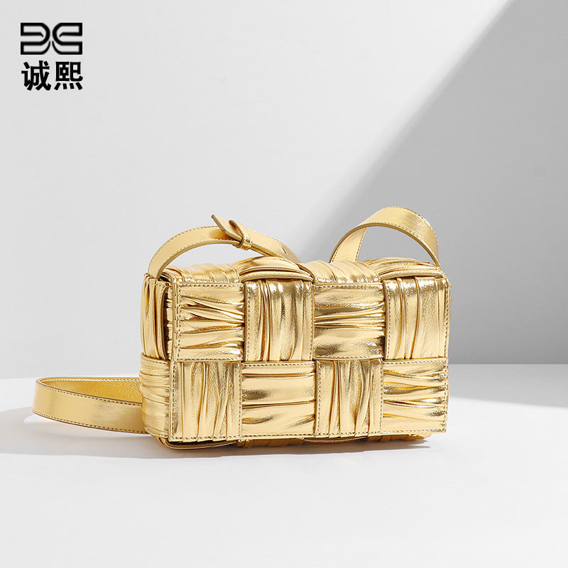 工厂直销高质量高档轻奢风金属感金色编织枕头包小方包单肩斜挎包