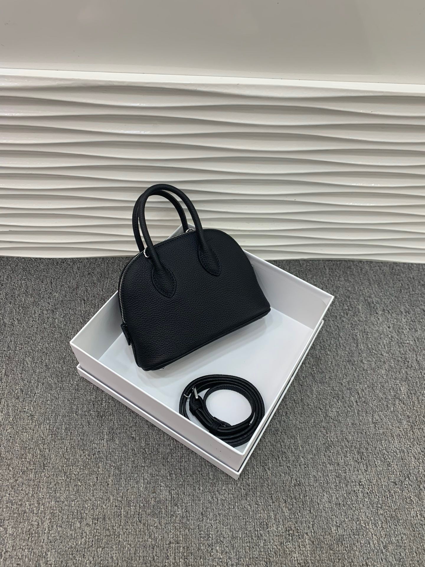 真皮贝壳包女包迷你小包高级感百搭时尚牛羊皮手提斜挎包保龄球包