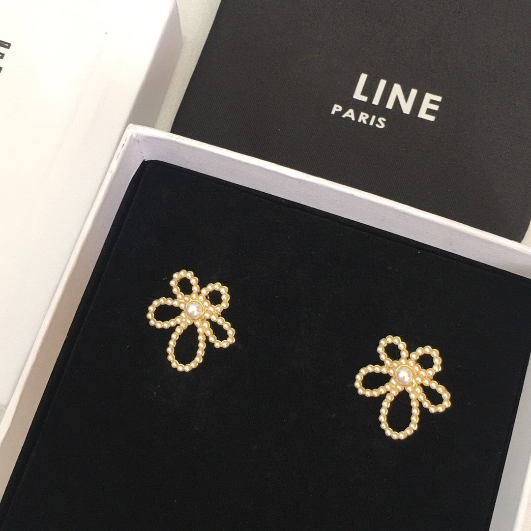 赛家新款镂空花瓣珍珠耳钉珍珠花朵耳环项链女气质优雅日韩风耳饰