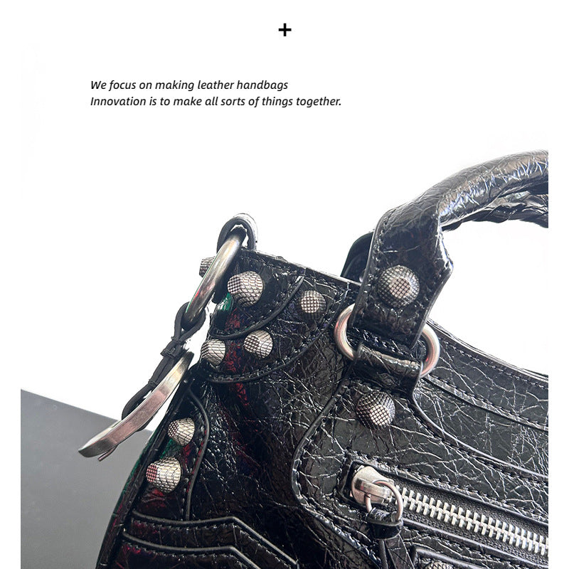 预售新品网红同款时尚百搭暗黑机车铆钉设计小托特手提斜挎包包女