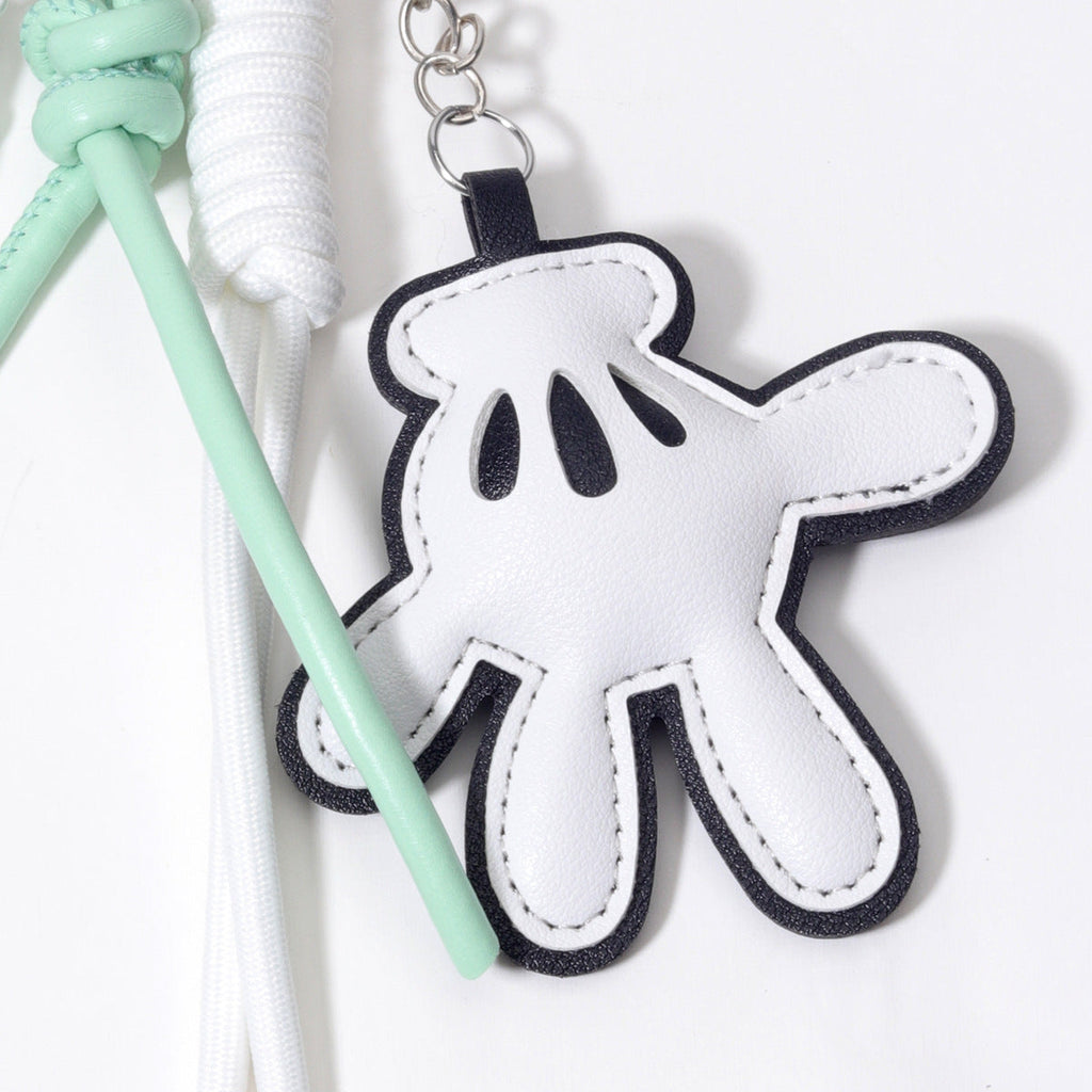 源头工厂量大价优白色黑边打手掌滑板车包挂钥匙链钥匙扣五角星