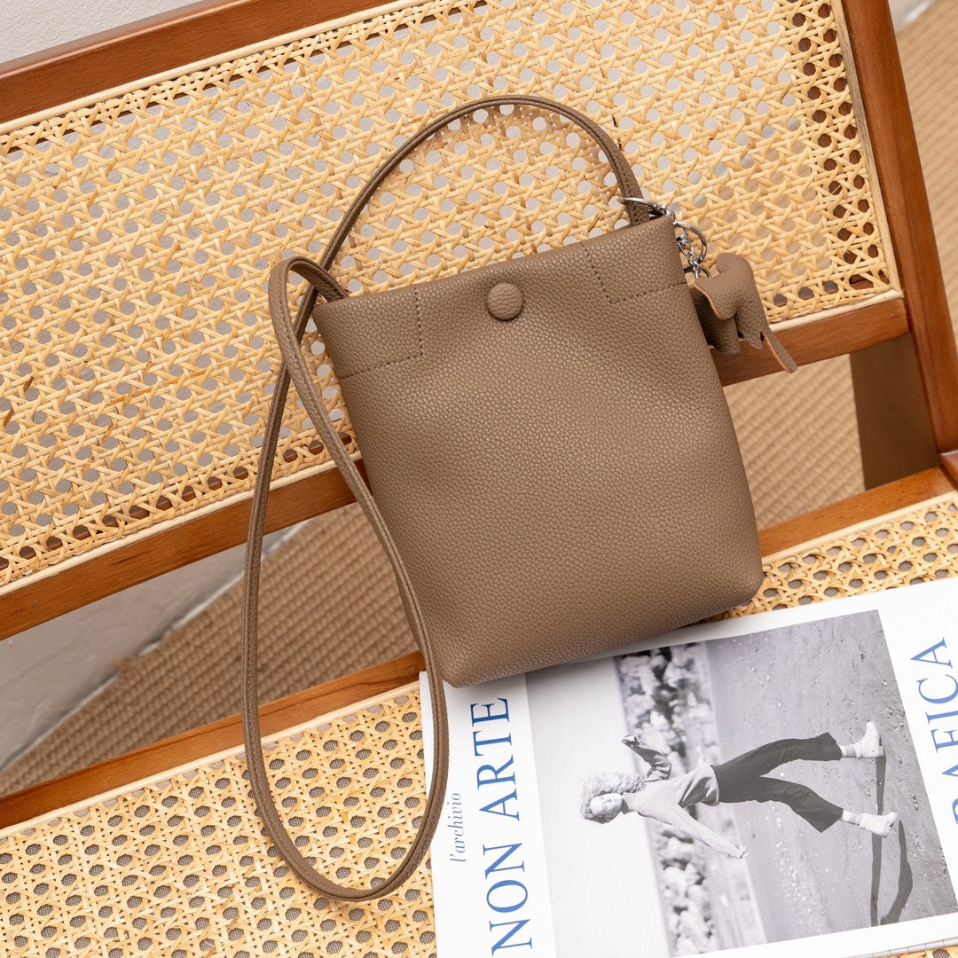 卡通小象真皮斜跨包竖款简约休闲托特包ins软皮女士单肩包小包包