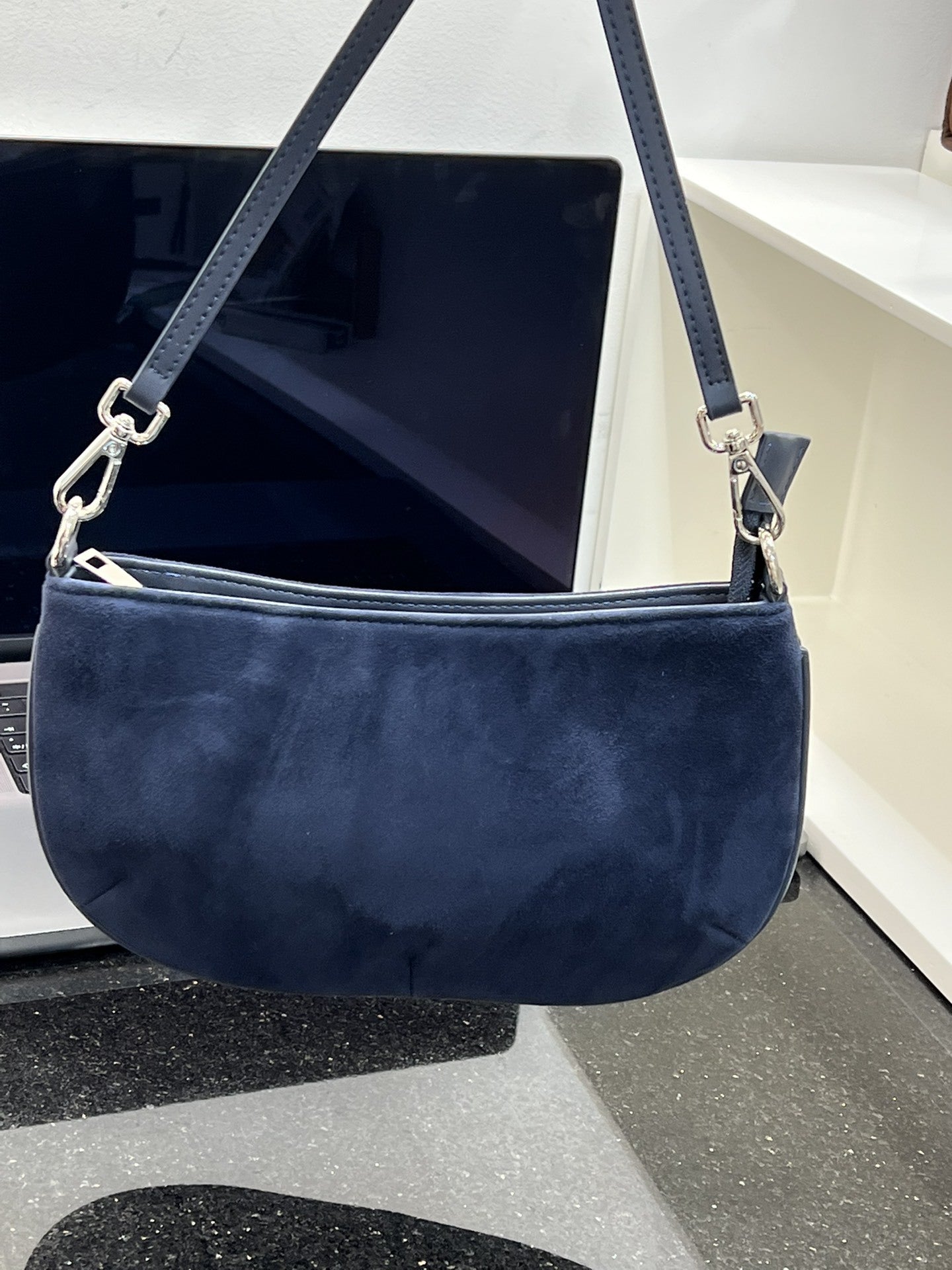 今年流行包包女士2024新款潮麂皮绒单肩包秋季复古时尚斜挎通勤包