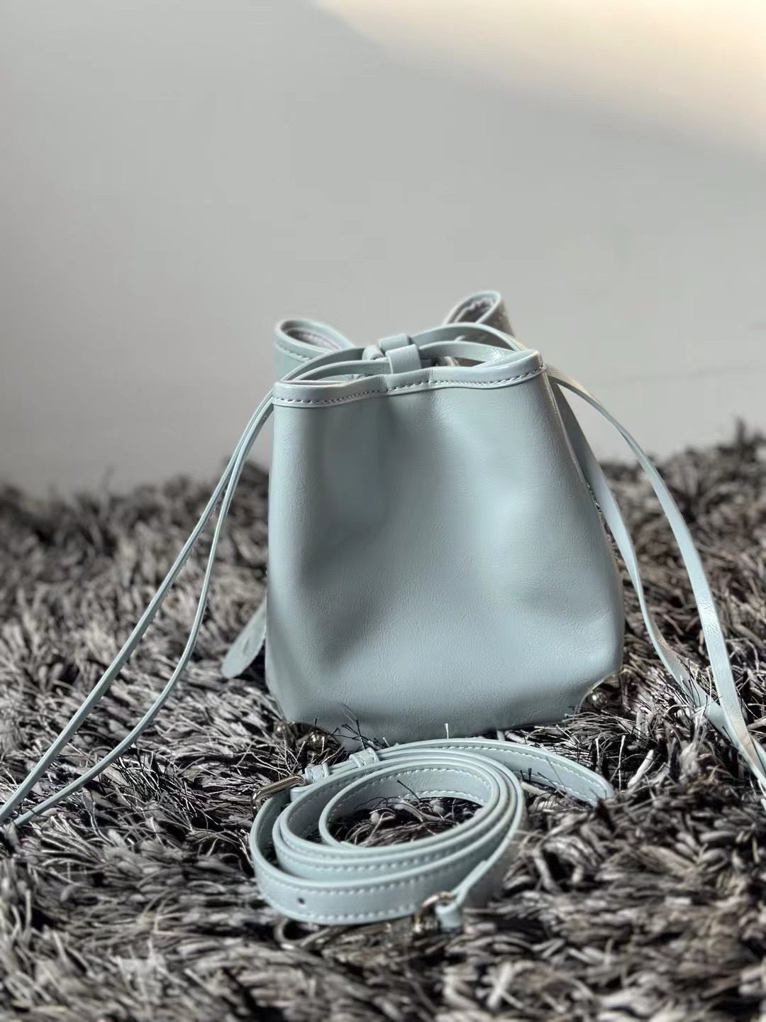 女包复古真皮抽绳手提水桶包高质量简约包头层牛皮腋下单肩斜挎包