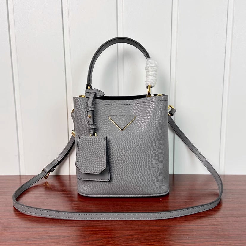 P家杀手mini水桶包韩版十字纹牛皮手提包时尚斜挎单肩包一件代发