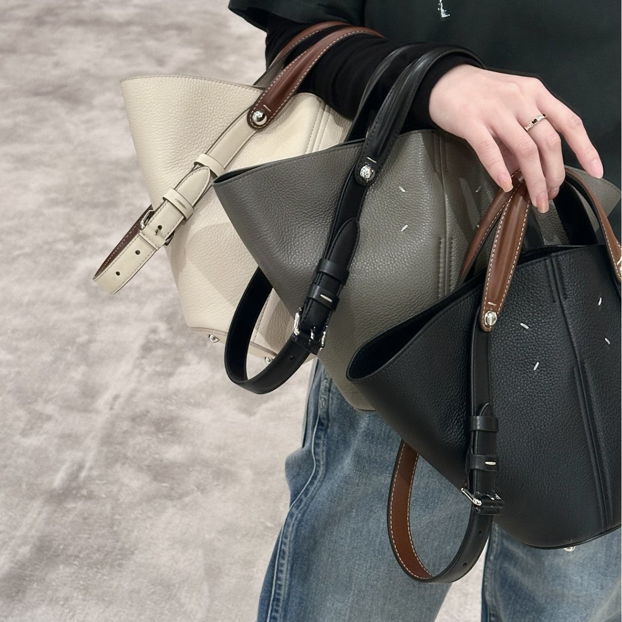 日韩ins简约休闲手提双肩包荔枝纹扇形菜篮子腋下包包一件代批发