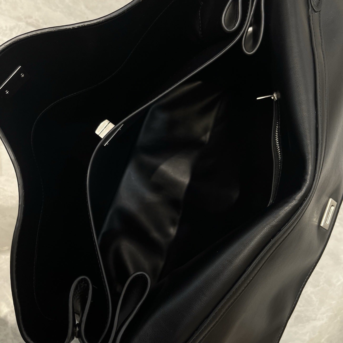 皮2025秋冬高配版托包女包成熟慵懒风外出单肩手提通勤