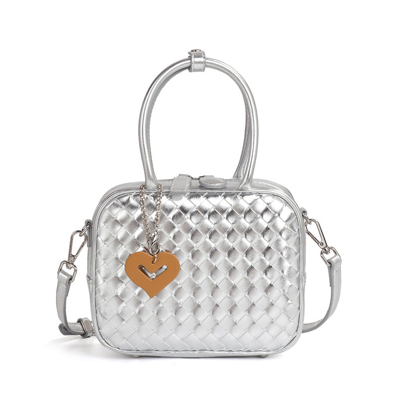 甜妹时尚斜挎女包爱心挂件手拎包化妆包轻便大容量编织单肩枕头包