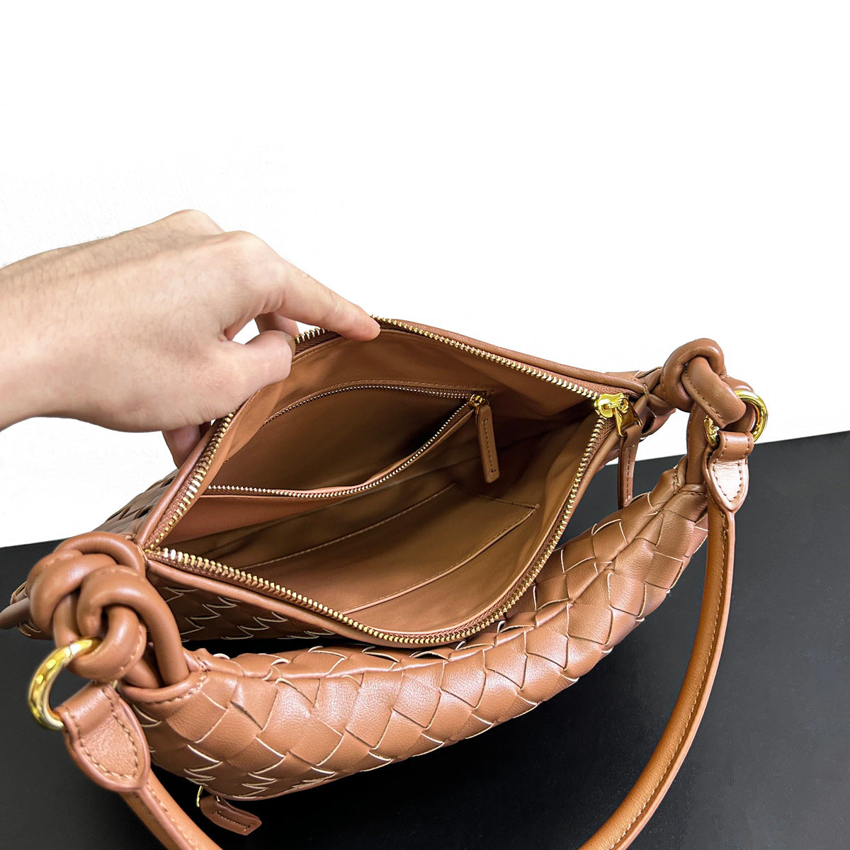 新月包斜挎包女2023新款高级感小众饺子包软皮单肩真皮时尚腋下包