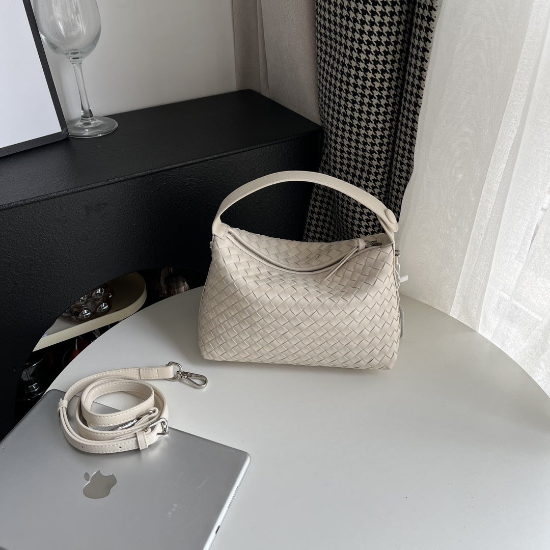 亚马逊小众真皮编织饺子包牛皮流浪风斜挎包女枕头包手拎包批发