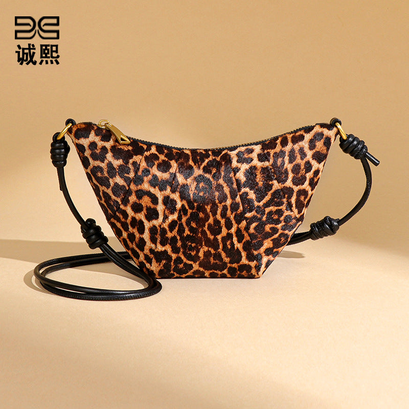 欧美时尚复古女包真皮马毛牛角包小巧百搭豹纹潮流单肩斜跨可颂包