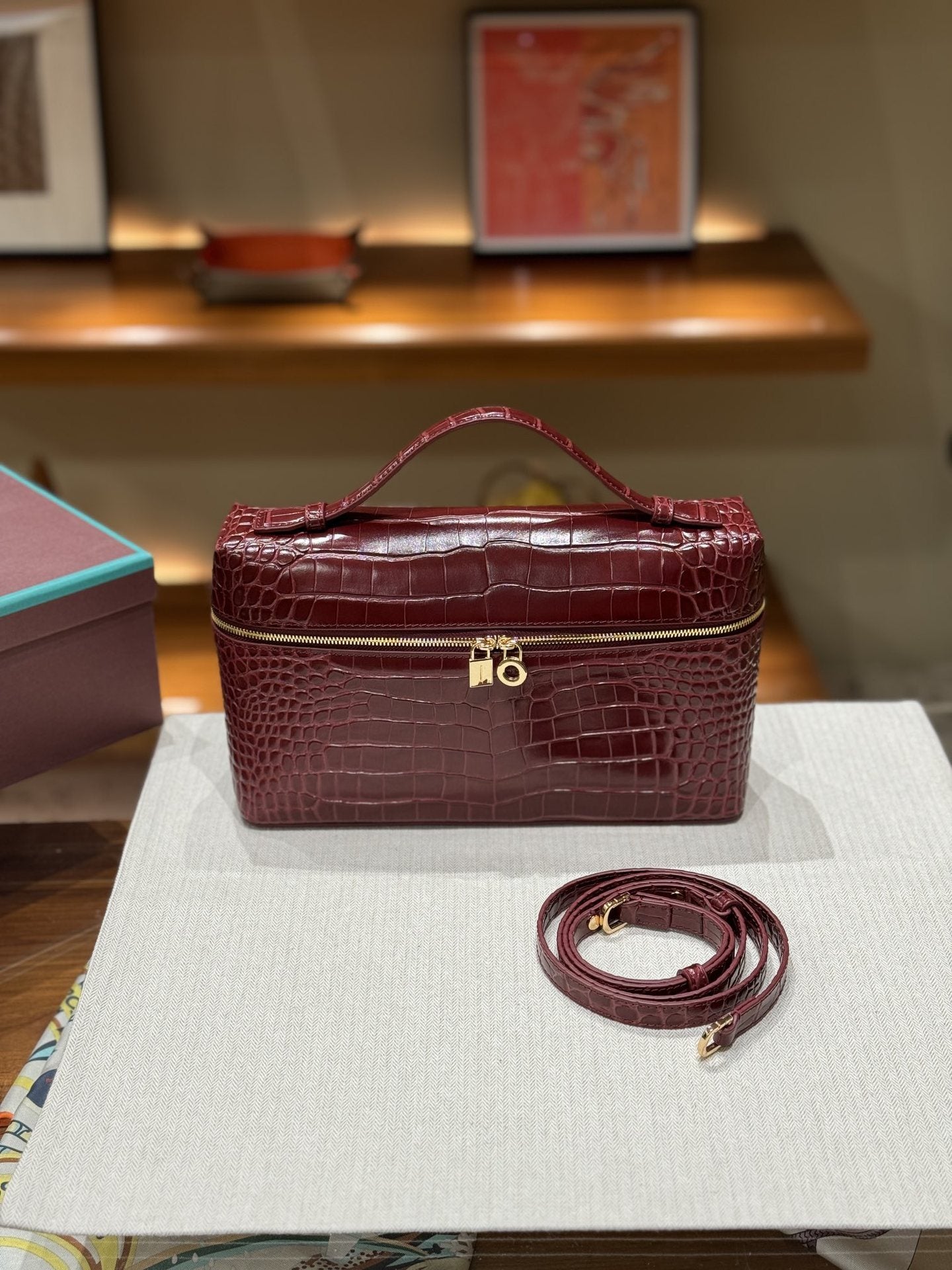 头层牛皮LP27饭盒包女高级感鳄鱼纹手提凯莉包2025新款单肩化妆包