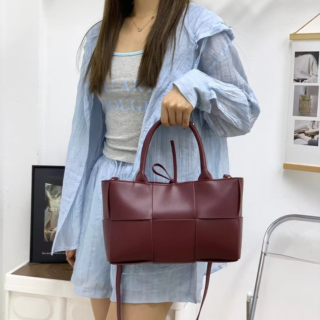 大容量编织手提包包女2024新款高级质感单肩腋下包时尚通勤托特包