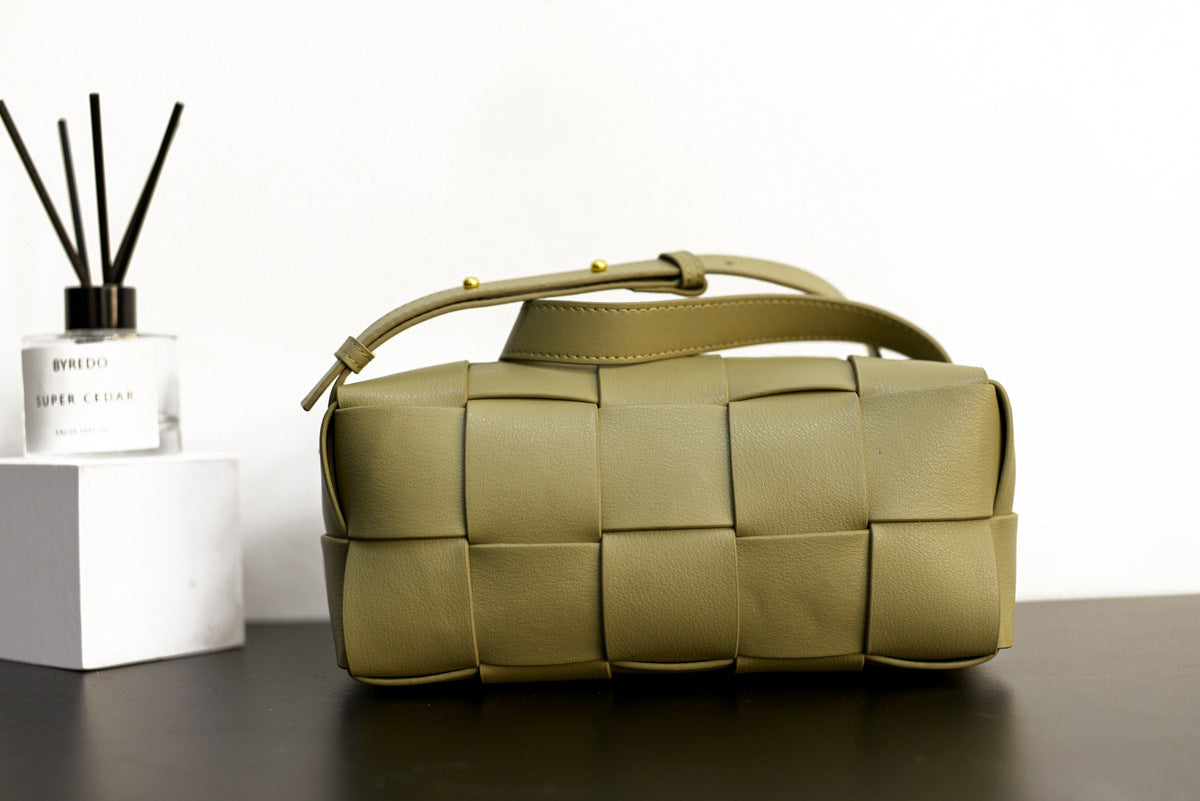 腰包真皮女包编织包包2022新款单肩斜挎胸包女简约时尚轻奢