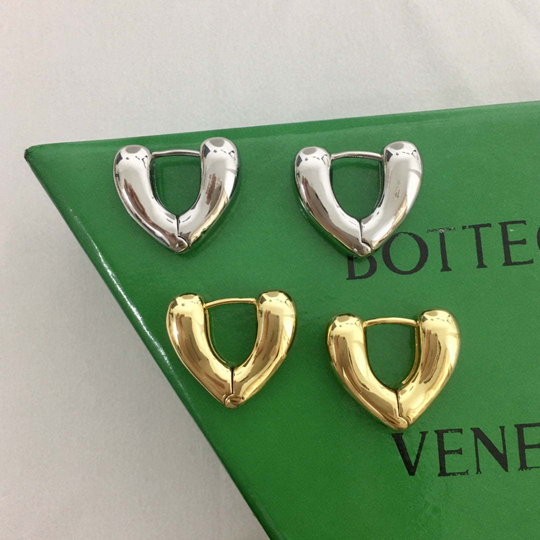 Bv22新款新款V型光面耳环女高级感气质港风几何形大耳扣