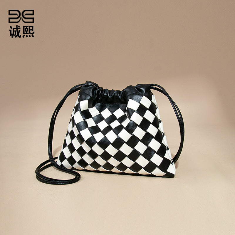 直播热销时尚云朵包时尚小众编织包包抽绳垃圾袋迷你单肩斜挎女包