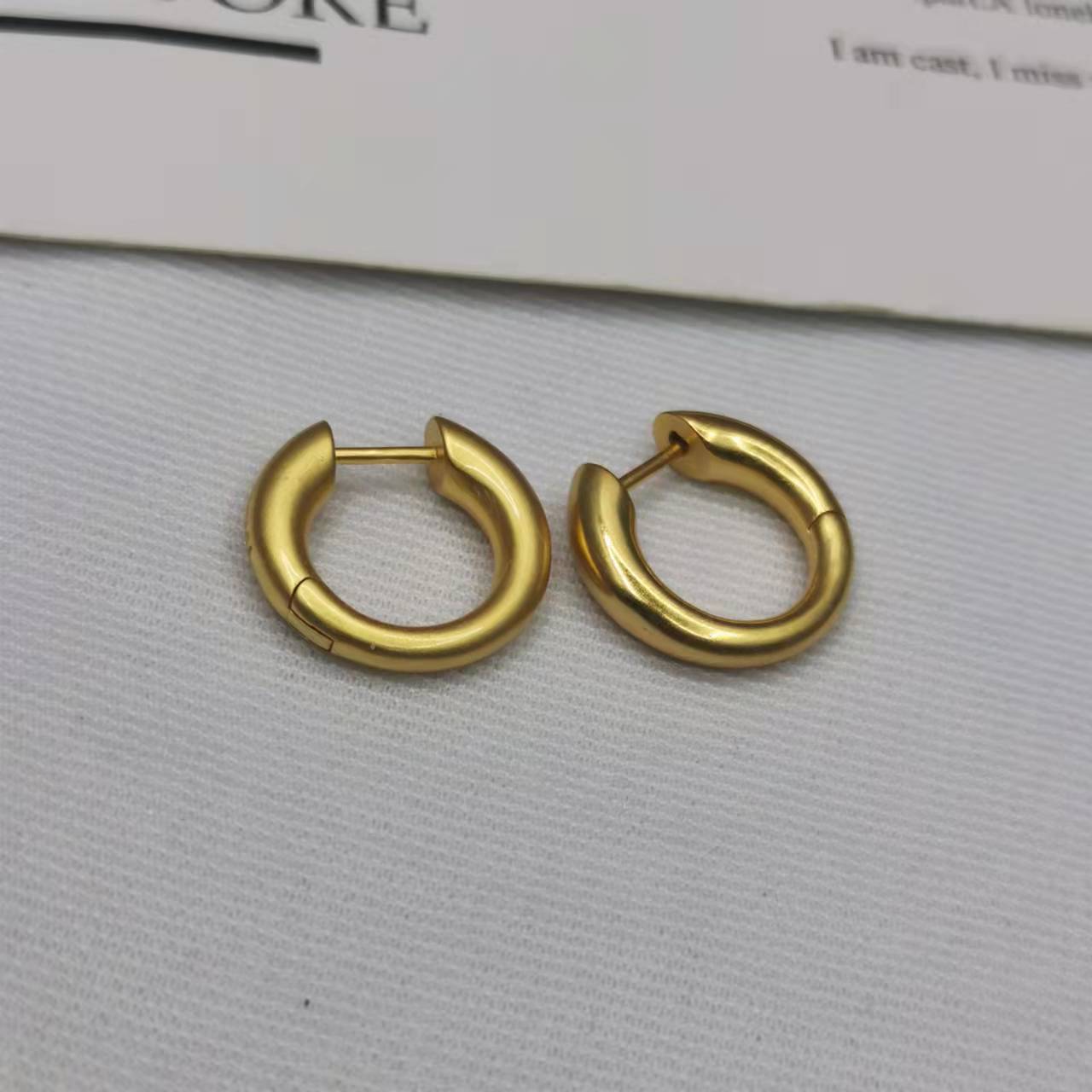 巴黎家21新款圆圈金色耳环女耳扣高级感独特耳饰磨砂金素圈耳钉