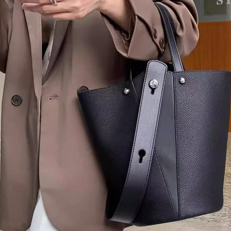 出口女包外贸尾单简约百搭款时尚休闲斜挎真皮水桶包腋下包子母包