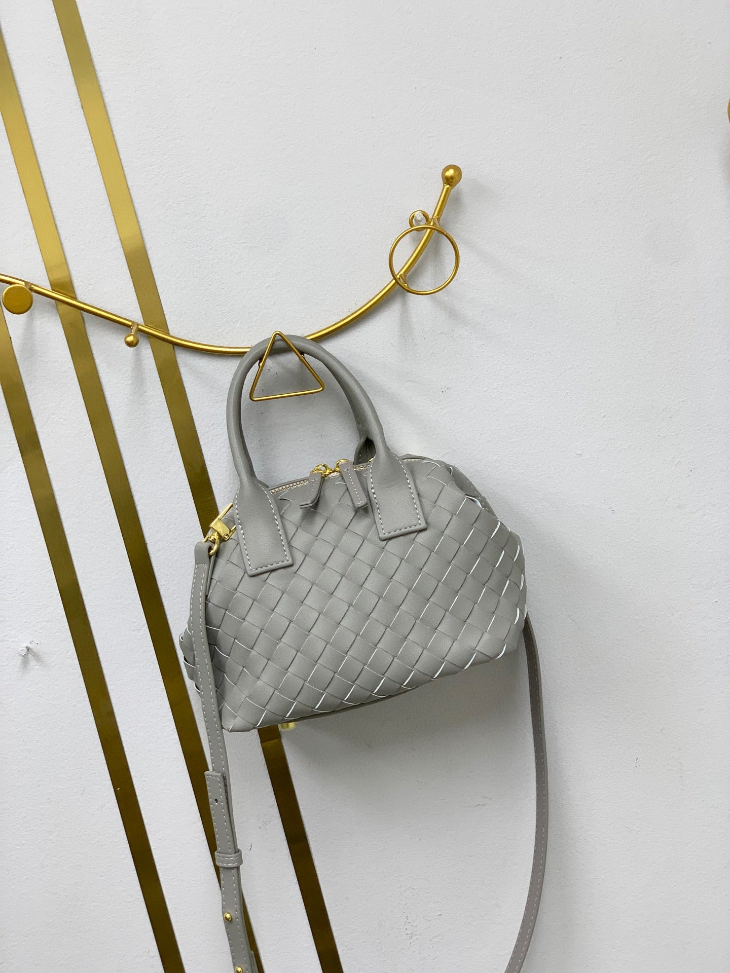 包包女2024新款真皮手工编织保龄球包女斜挎单肩小众波士顿手提包