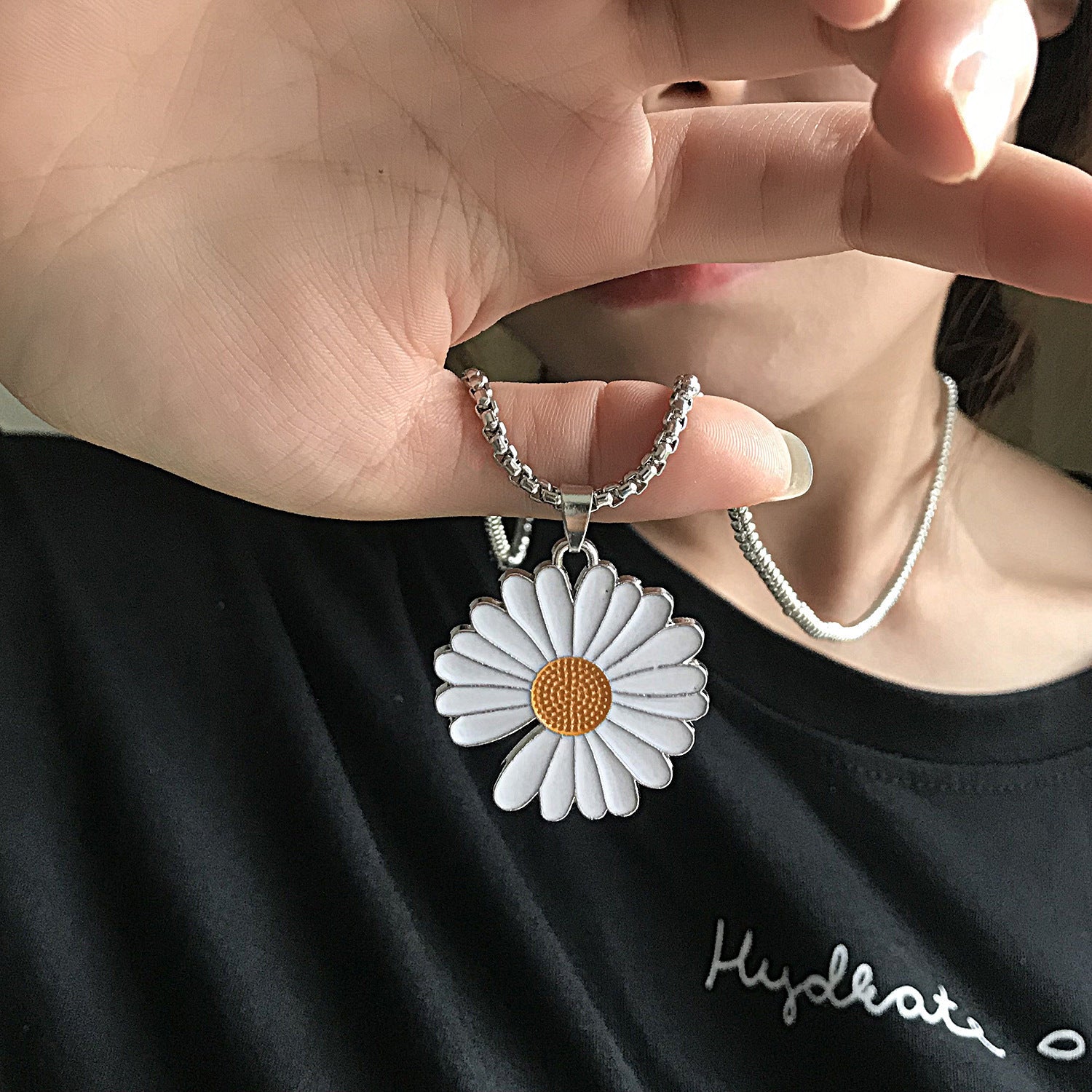 权志龙雏菊项链太阳花pmo菊花GD闪电小雏菊吊坠男女挂件饰品项链