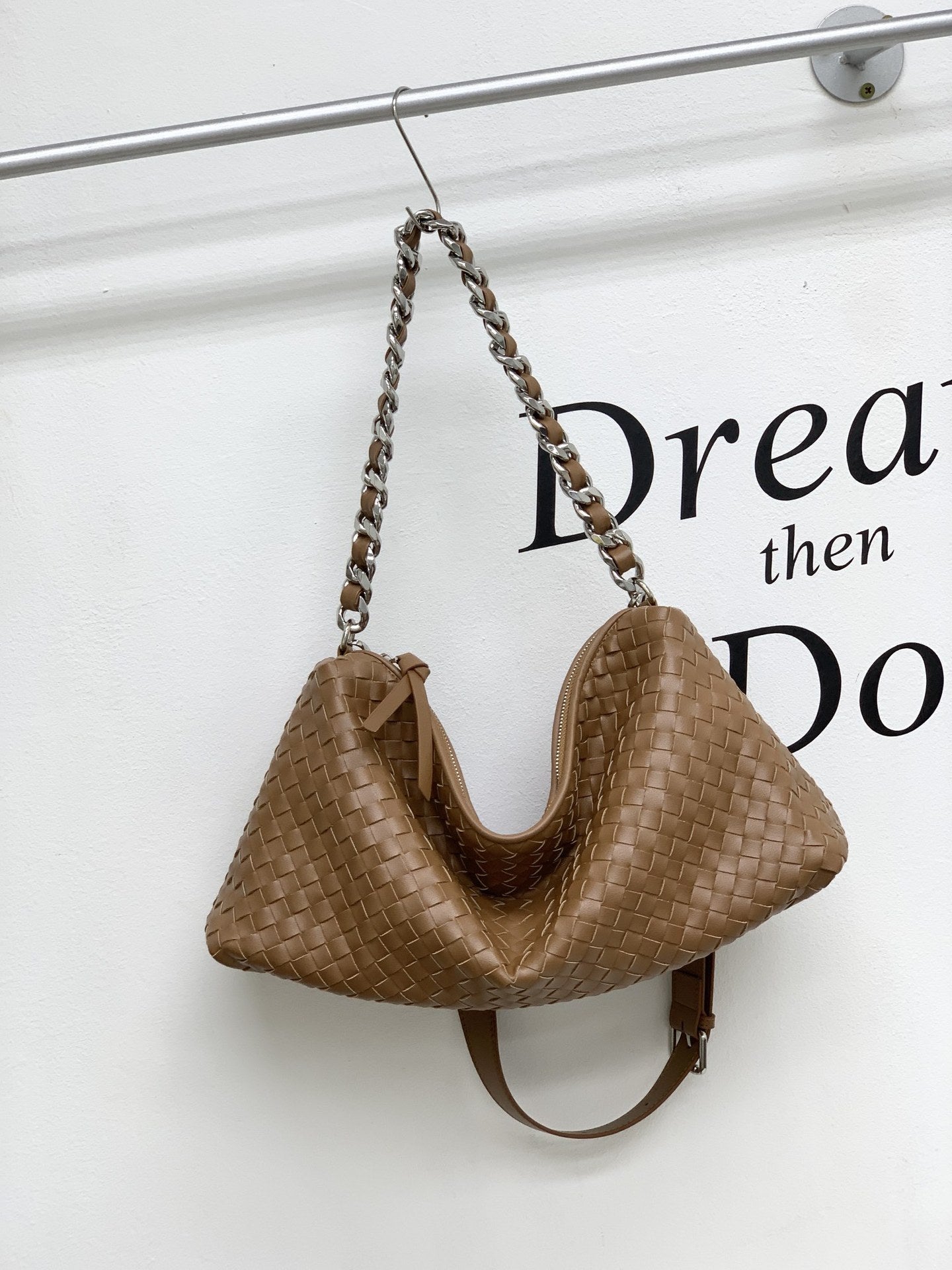 新款法棍腋下时尚潮流百搭单肩包手工编织高级感大容量通勤斜挎包