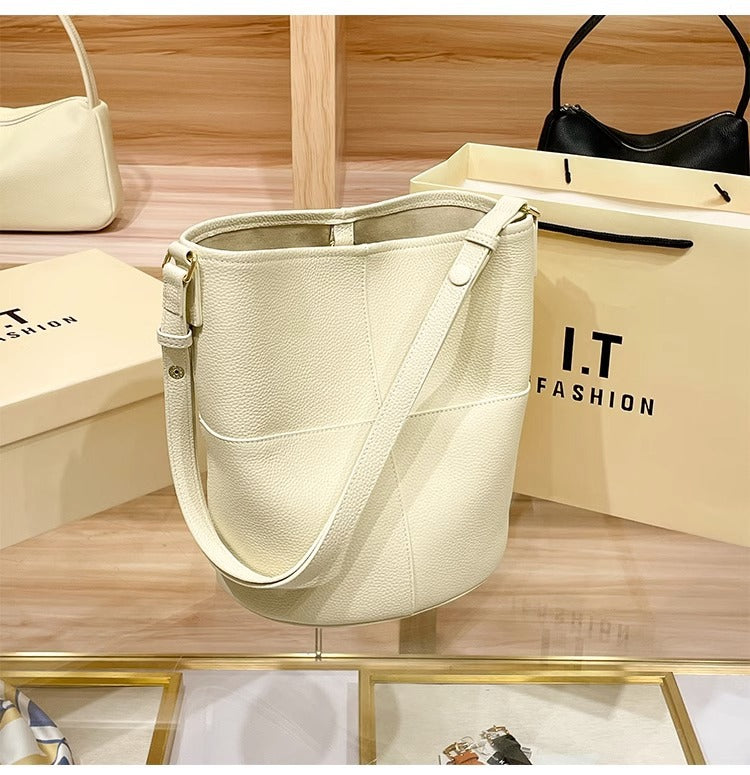 avale 软糯头层牛皮水桶包托特包慵懒风时尚女通勤包单肩斜挎休闲