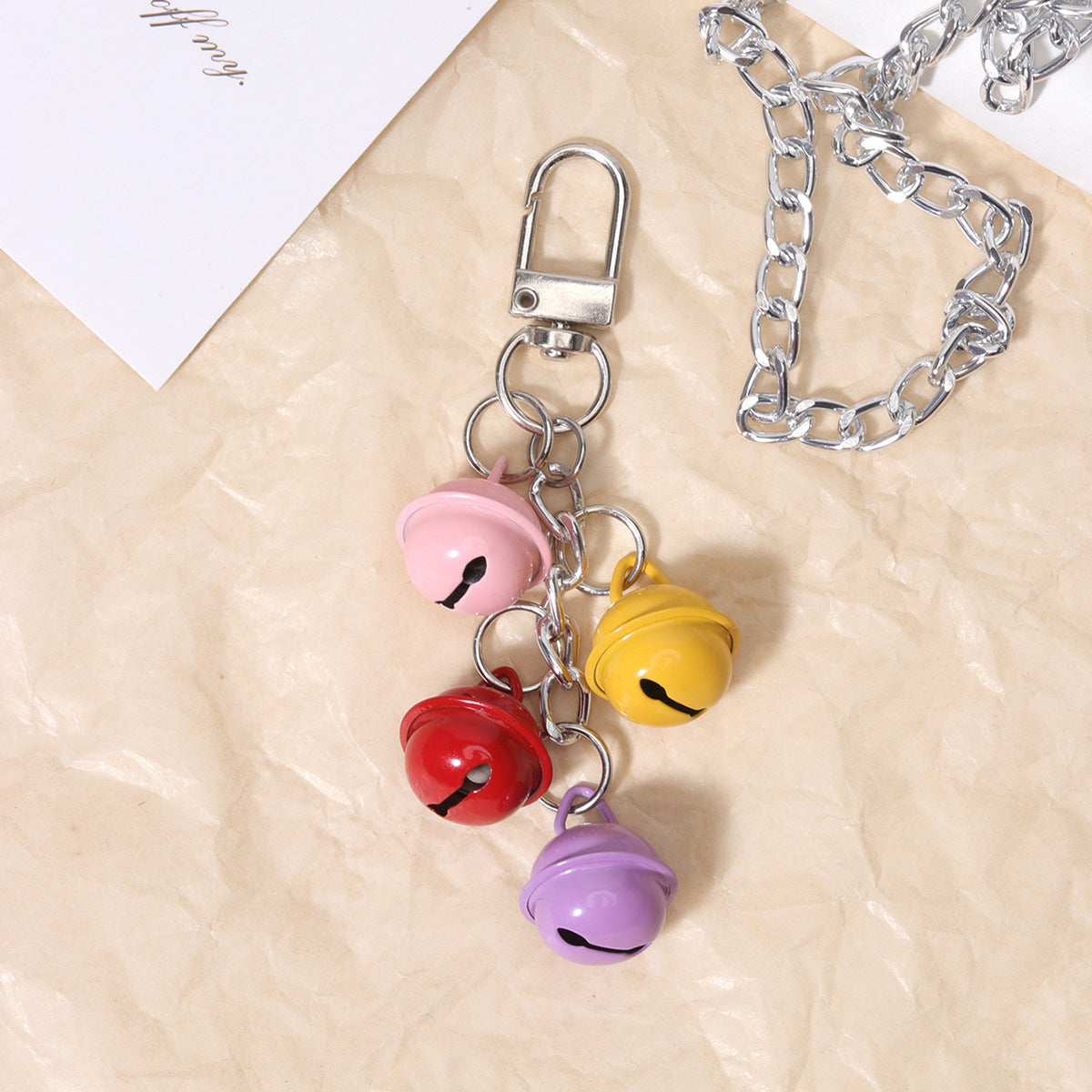 厂家直供合金铃铛链条挂件万圣节骷髅头包挂杯饰礼品挂件可混批