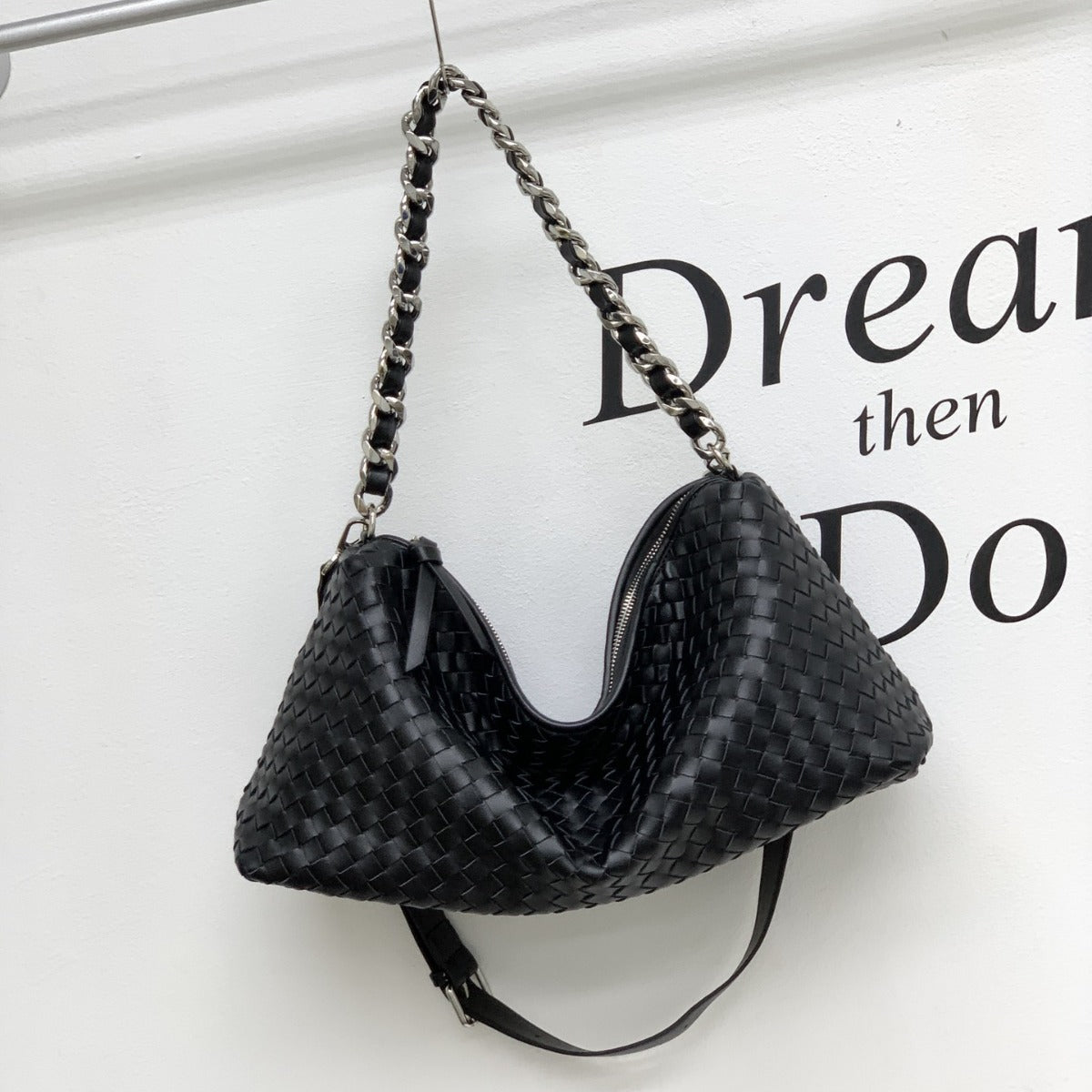 新款法棍腋下时尚潮流百搭单肩包手工编织高级感大容量通勤斜挎包