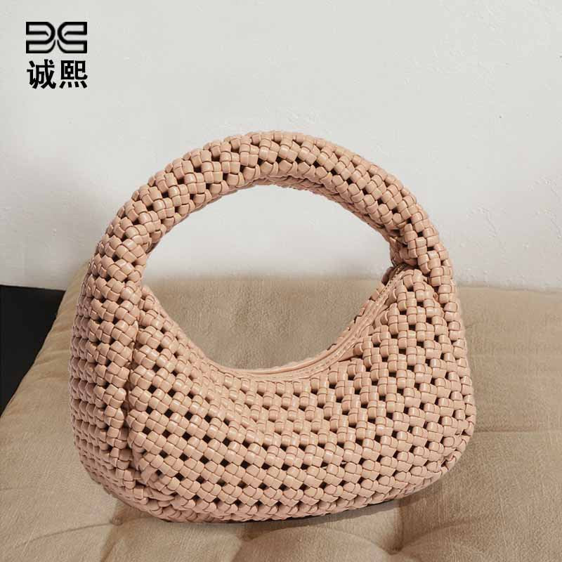 2025春季新款潮流百搭风车结饺子包时尚手工编织包包小巧手拎女包