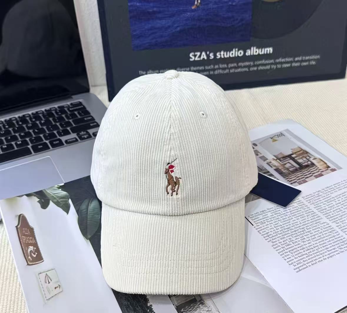 新款明星同款灯芯绒鸭舌帽子情侣棒球帽潮牌刺绣马百搭休闲大头冬