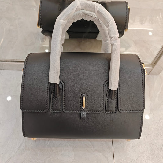 大容量上班通勤单肩斜挎包高级感真皮托特包女士2024新款通勤包包