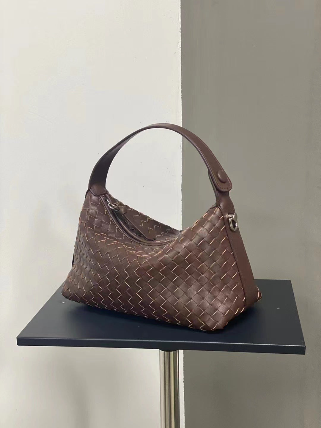 小众设计真皮手提编织托特包百搭斜挎菜篮子女包枕头包2022新