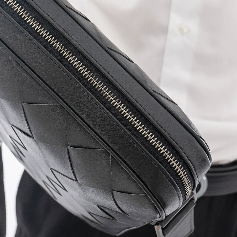 X&BV男包单肩包真皮休闲竖款编织商务男士斜挎包新款时尚潮流背包