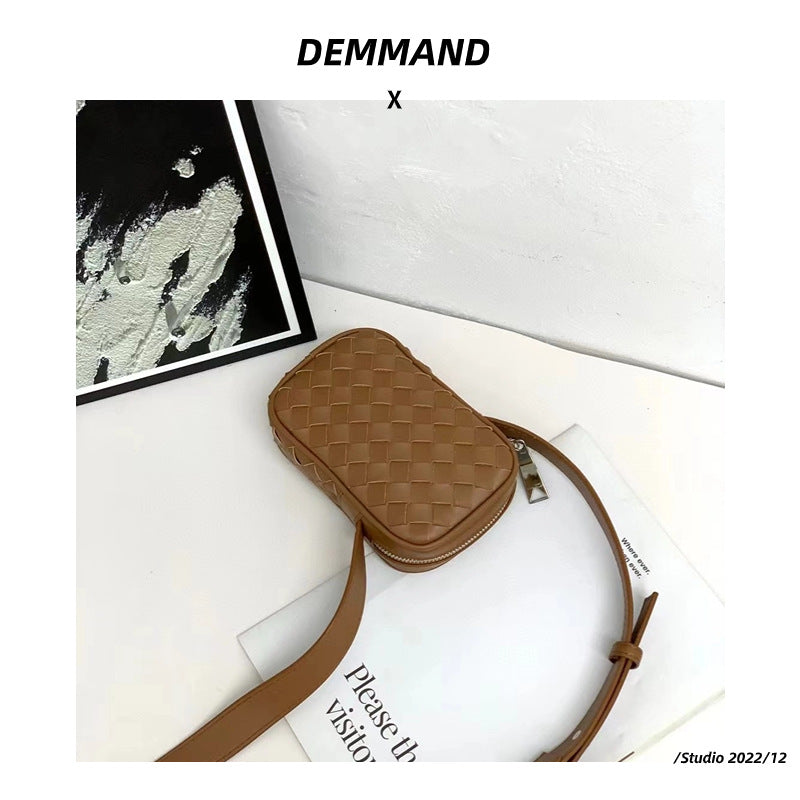 2024早春新款真皮编织包包女时尚高级感竖款手机包休闲迷你小挎包