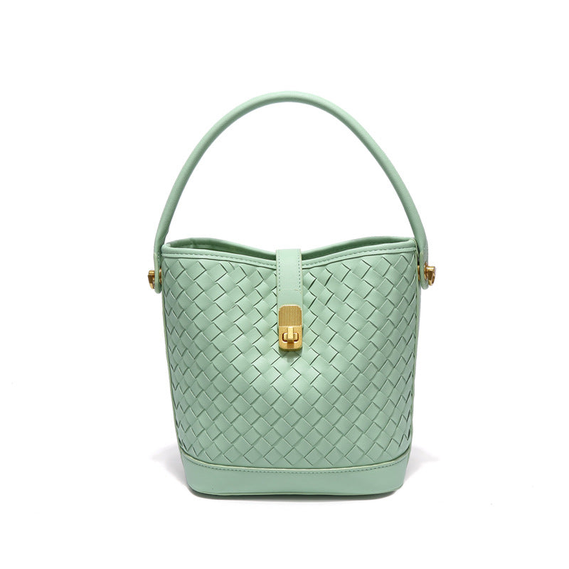 新款夏季水桶包时尚休闲百搭手工编织包通勤大容量手提单肩斜跨包