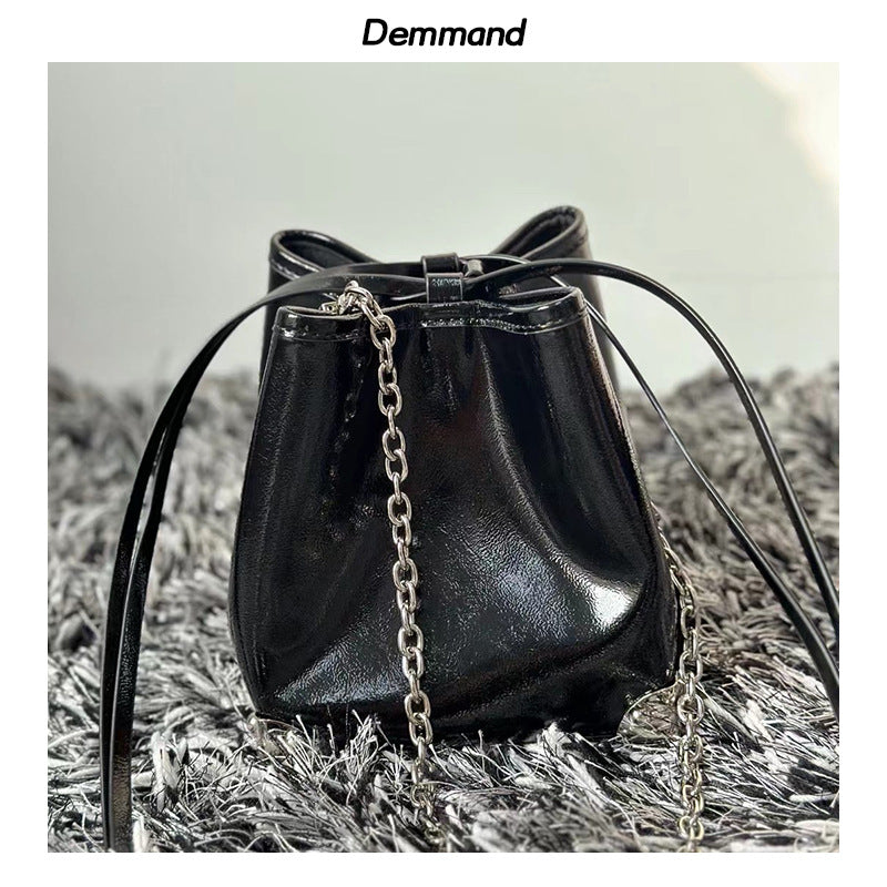 女包复古真皮抽绳手提水桶包高质量简约包头层牛皮腋下单肩斜挎包