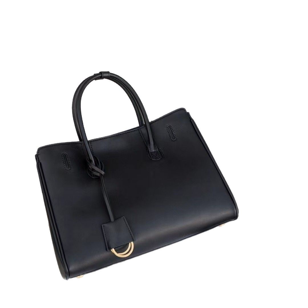 头层牛皮可多用黑色机车手提秋冬手提单肩腋下超大容量托特锁扣女