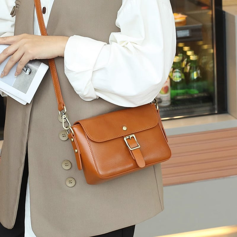 植鞣皮女包2023新款时尚邮差包复古单肩小包包头层牛皮斜挎包
