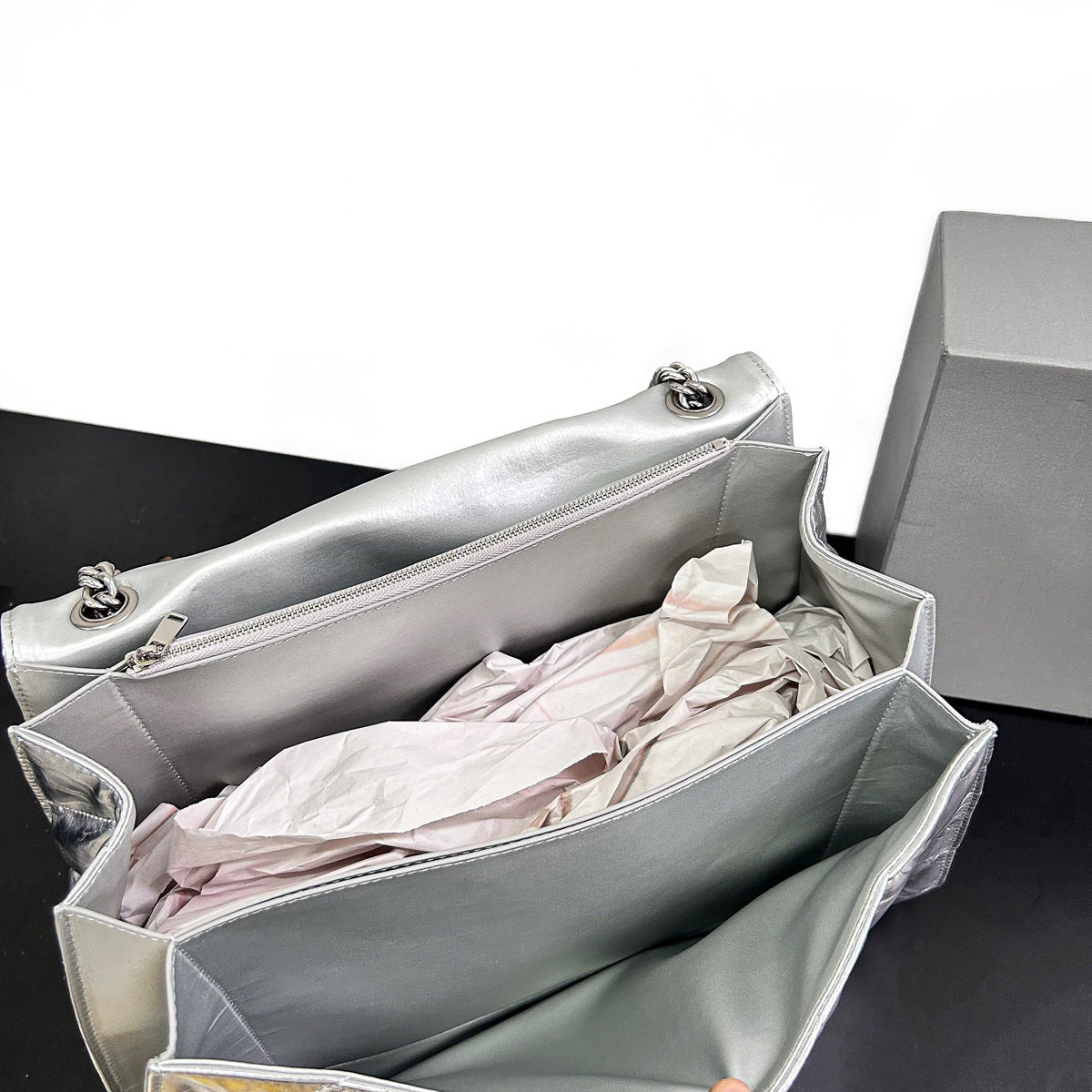 包包女夏季2023年新款爆款沙漏包高级感小众流行斜挎包链条腋下包