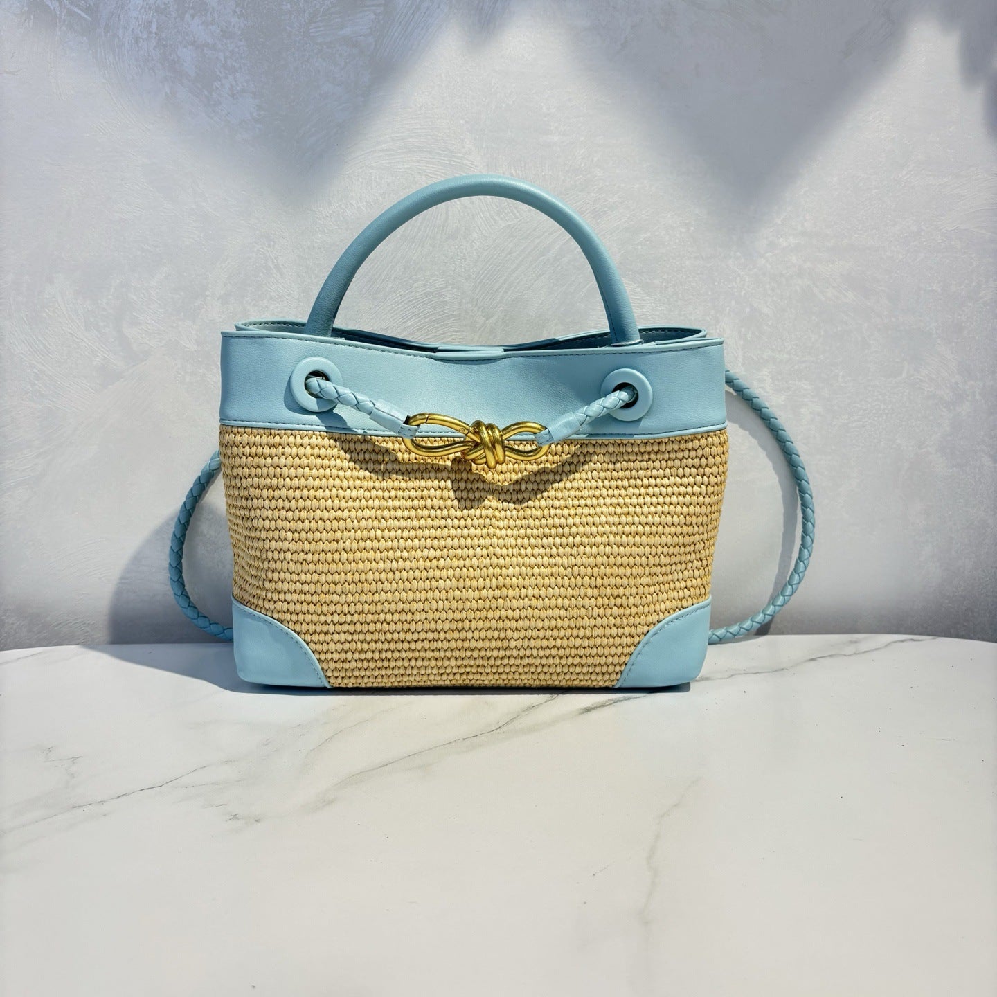 2025跨境新款包包彩虹草编单肩包包女休闲水桶包沙滩慵懒风女包